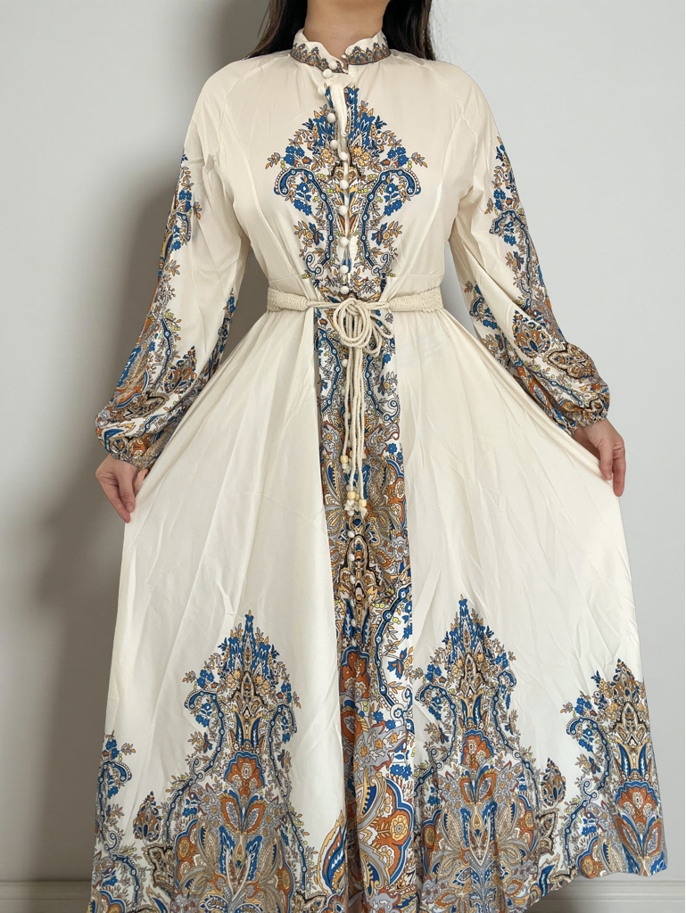 Long sleeve dress with belt
