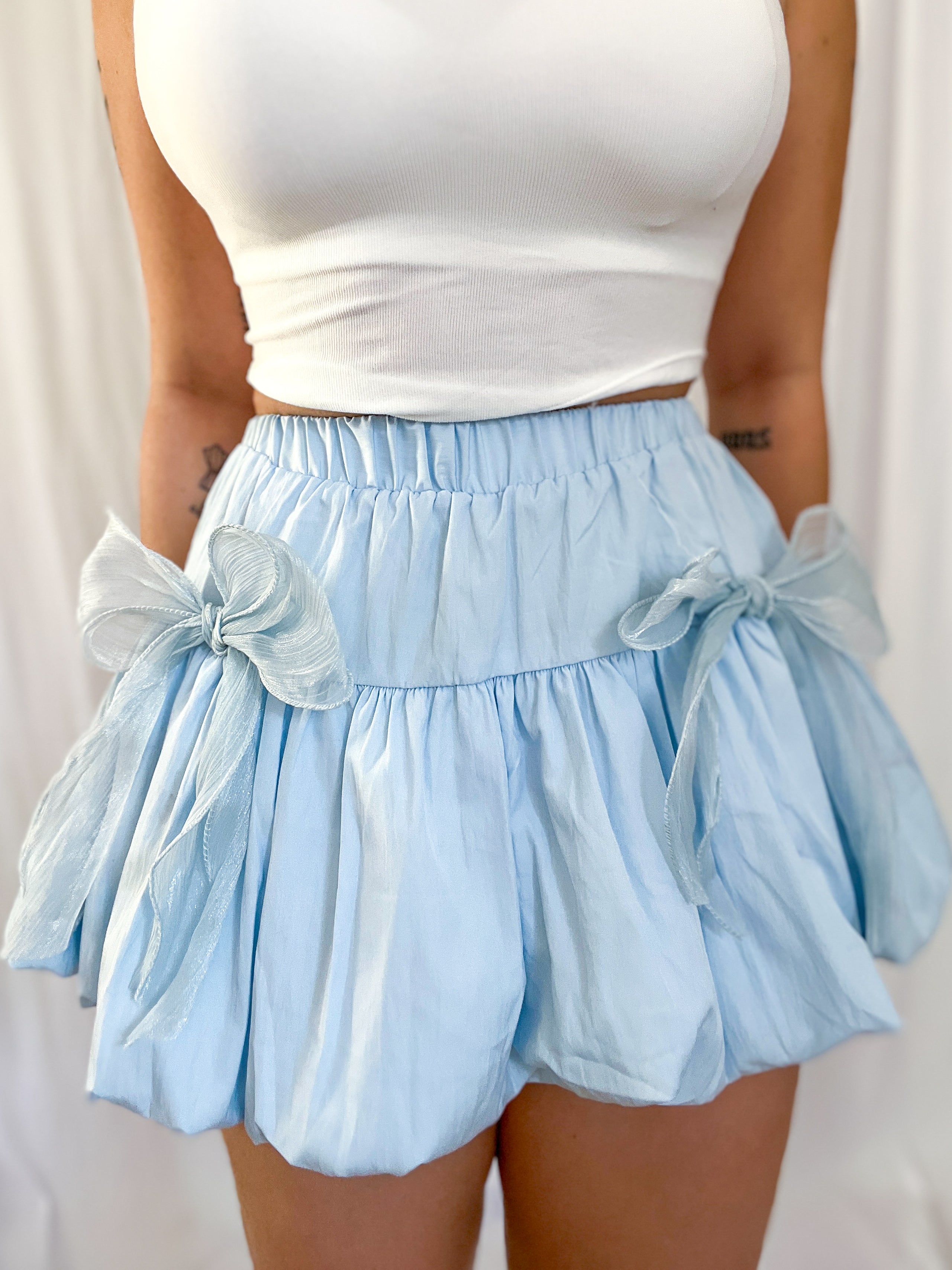 Bow skirt with short inside