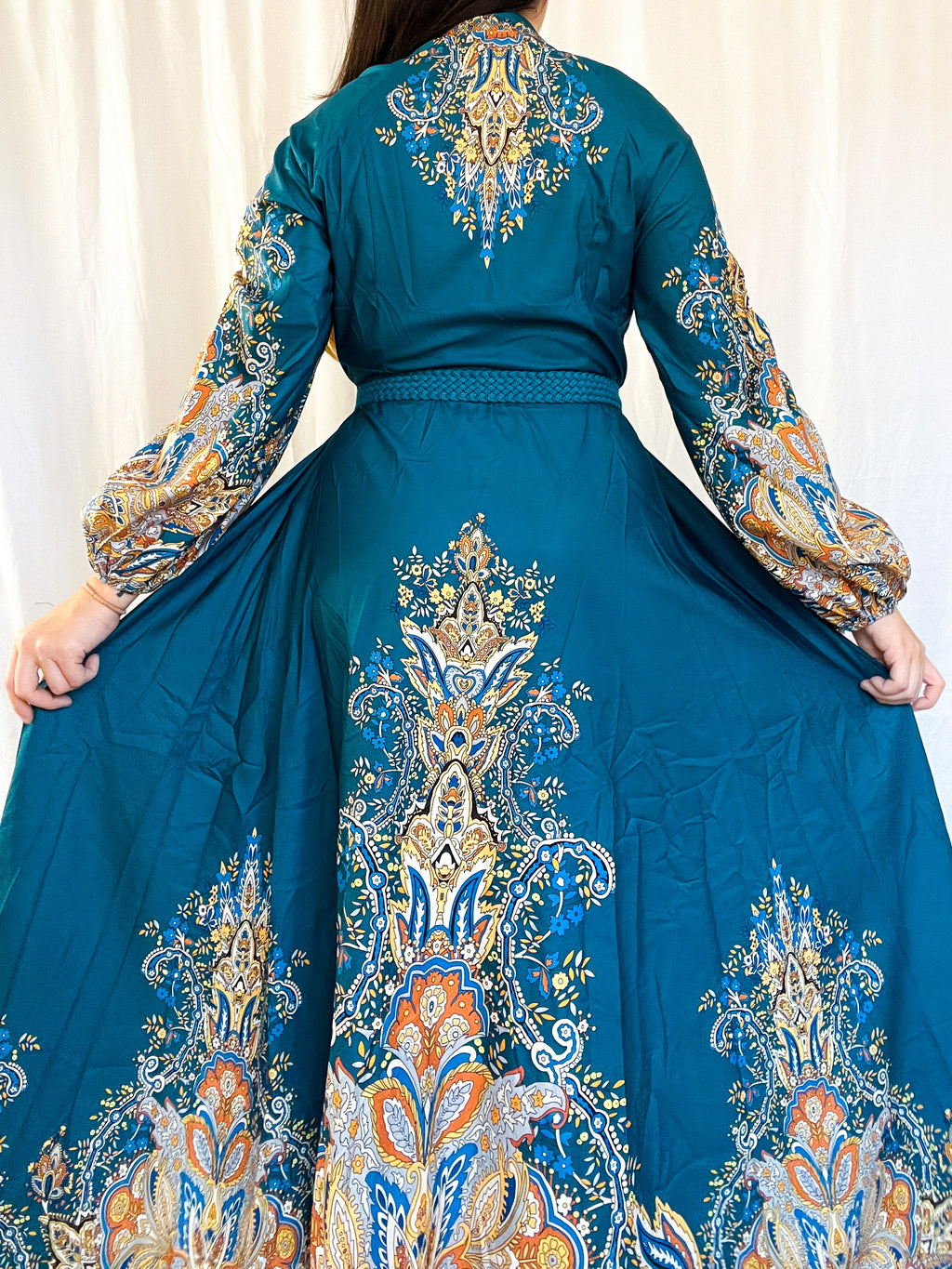 Long sleeve dress with belt