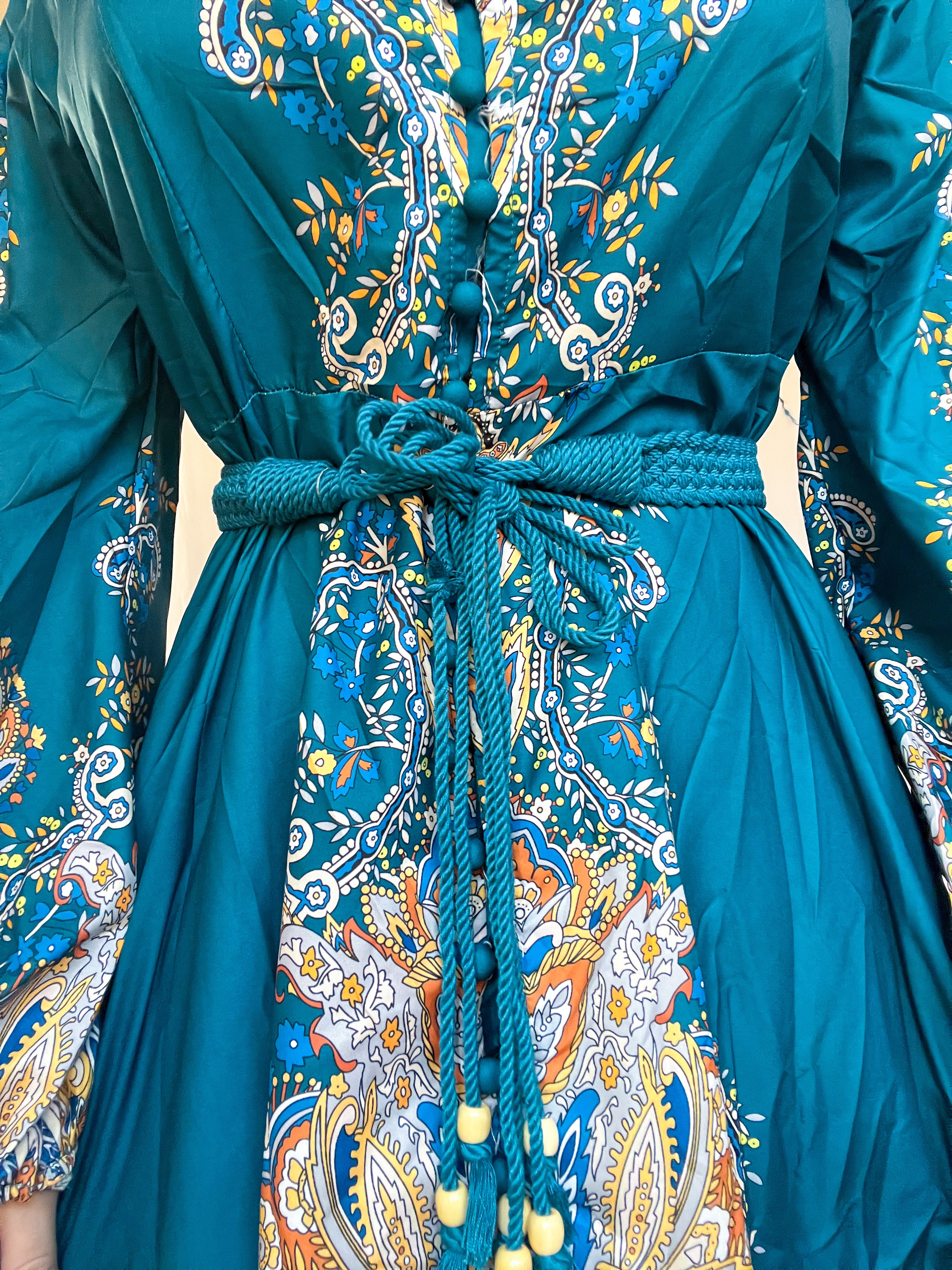 Long sleeve dress with belt