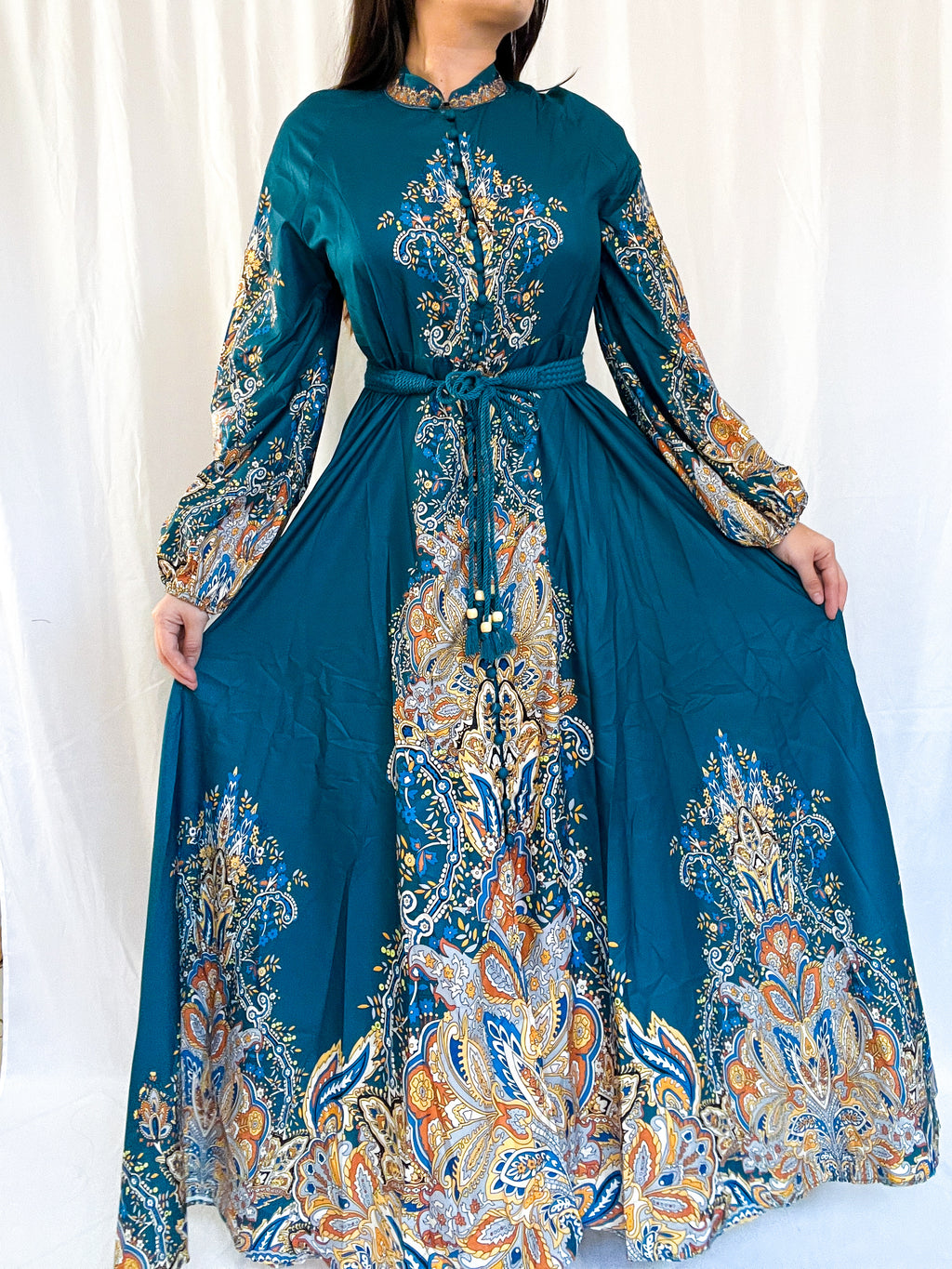 Long sleeve dress with belt