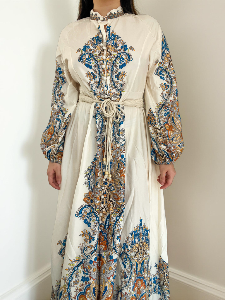 Long sleeve dress with belt