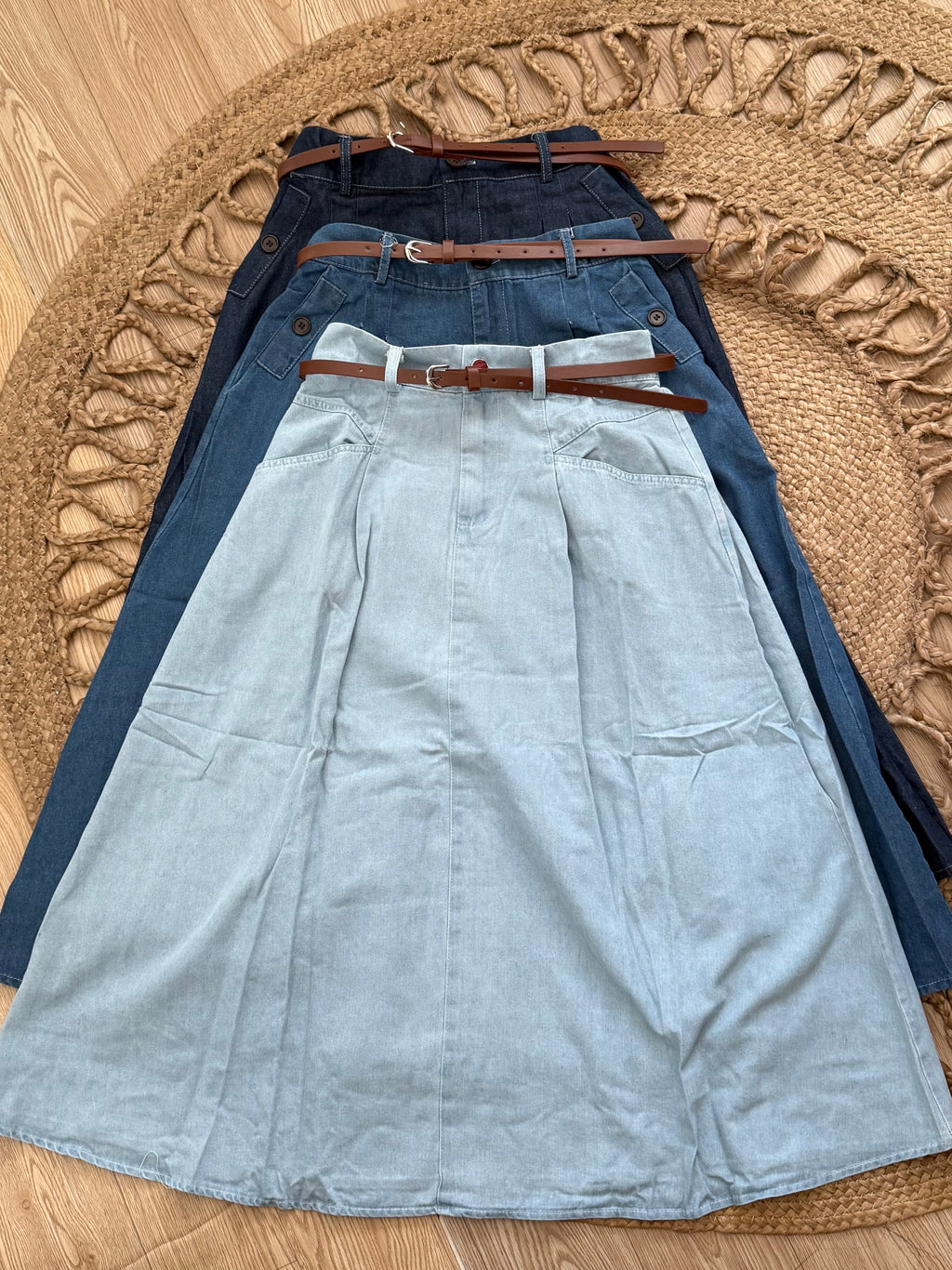 Denim skirt with belt