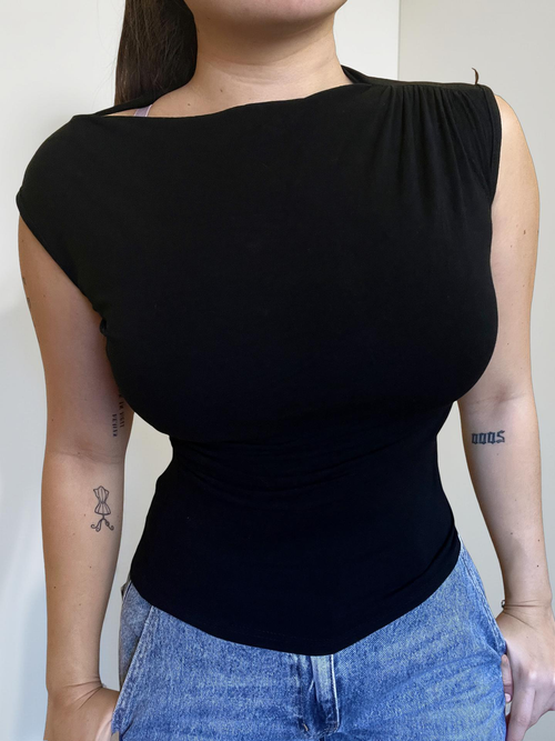 Asymmetric stretch top