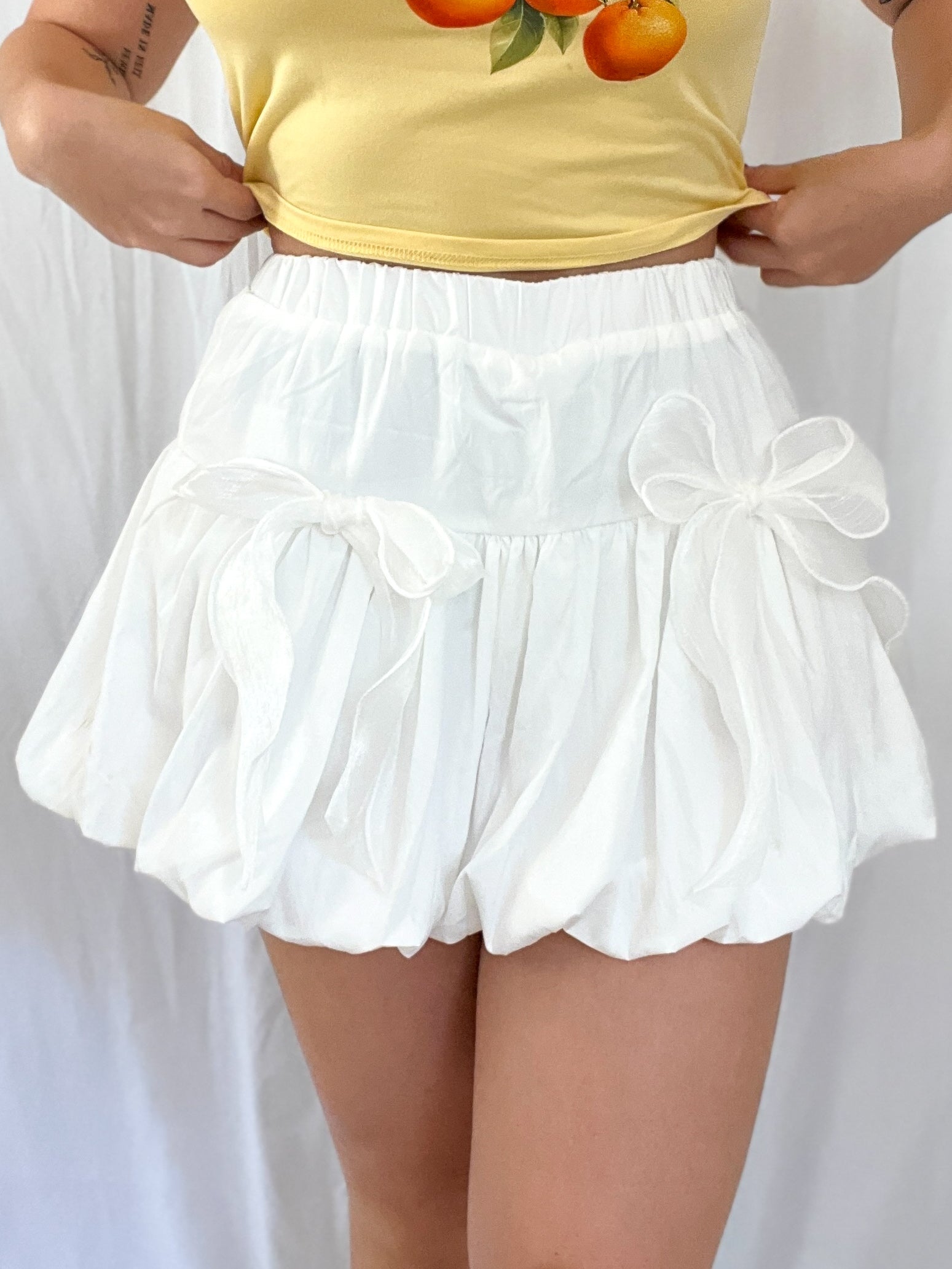 Bow skirt with short inside