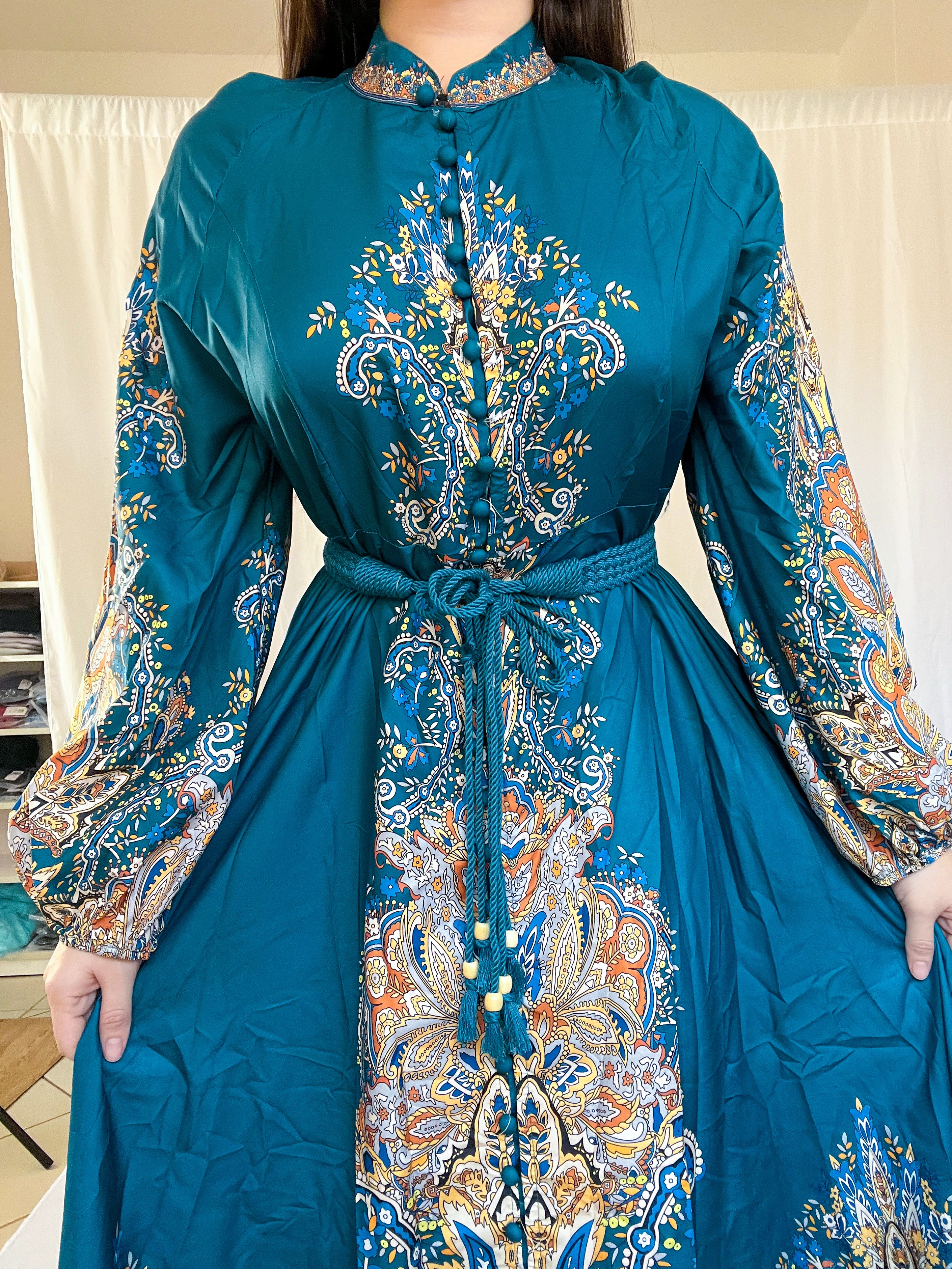 Long sleeve dress with belt