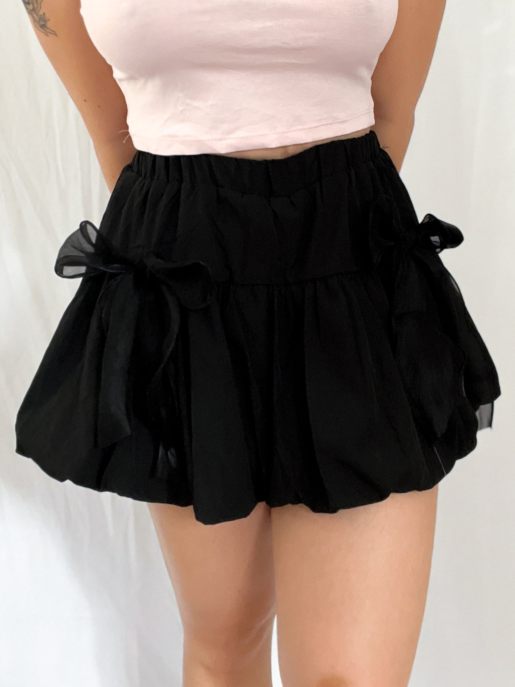 Bow skirt with short inside